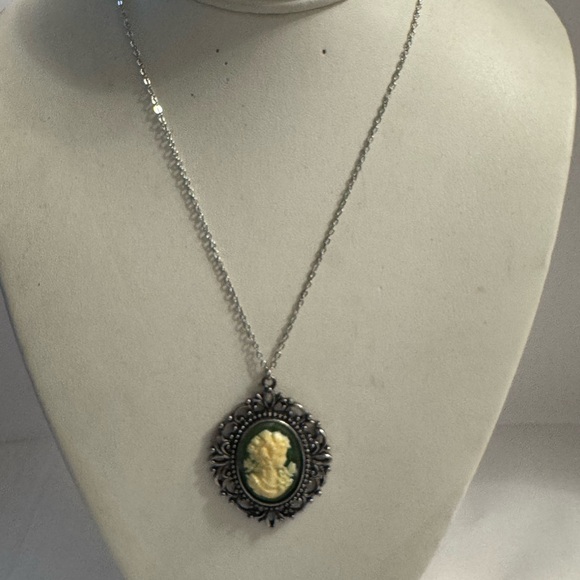 MULTILAYER DURBAN SUNRISE STATEMENT NECKLACE D2 - Picture 6 of 9